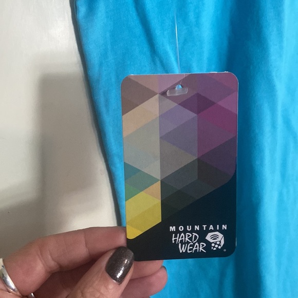 NWT Mountain Hardwear Women’s Tee size medium - Picture 4 of 5